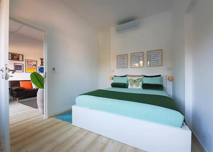 Art District - Pop & Rock