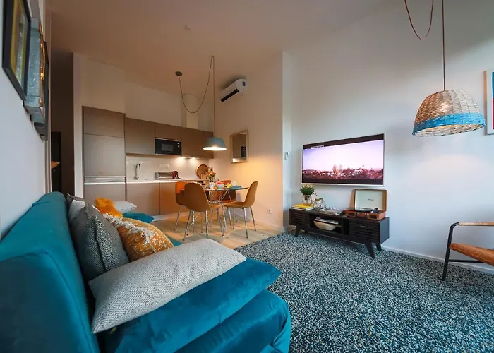 Art District - Pop & Rock