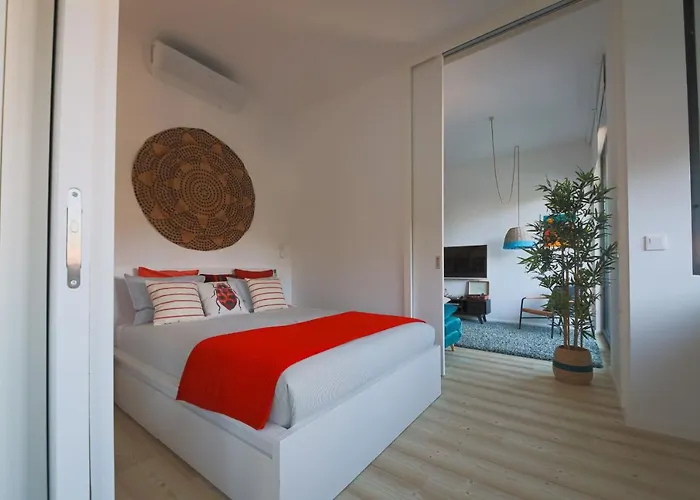 Art District - Pop & Rock