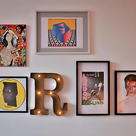 Art District - Pop & Rock *